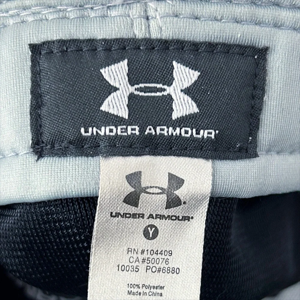 Under Armour Blitzing Cap Youth Black White UA‎ Spell Out Fitted Baseball Hat